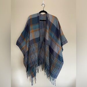 SERRA BLUE AND GOLD TONES OSFA PONCHO WITH FINGE